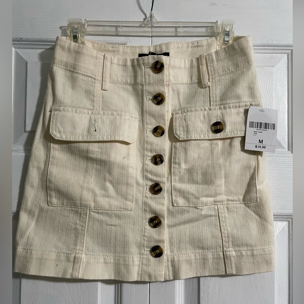 Size medium. Forever 21. Never worn.